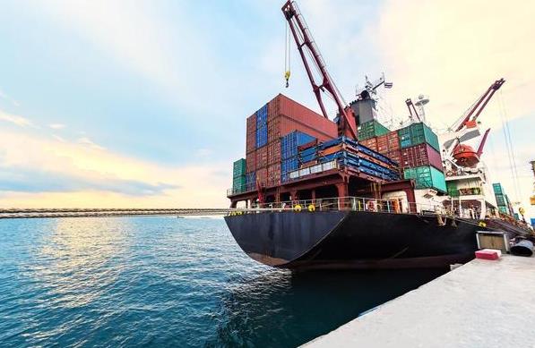 散货船运输是海运行业的关键组成部分