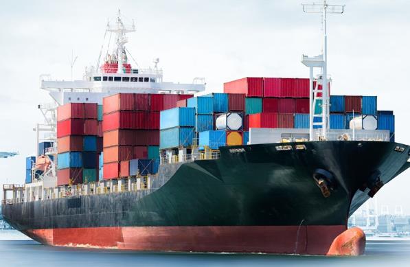 散货船作为重要的运输工具，承担着国际贸易中大量货物的运输任务