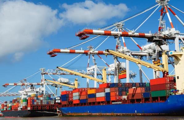 散货船运输是一种重要的海运方式，它在国际贸易中起着关键的作用