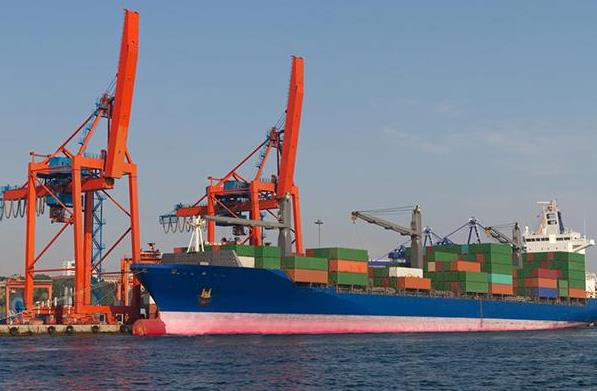 散货船以其独特的特点和功能，为世界商业贸易提供了坚实的支持