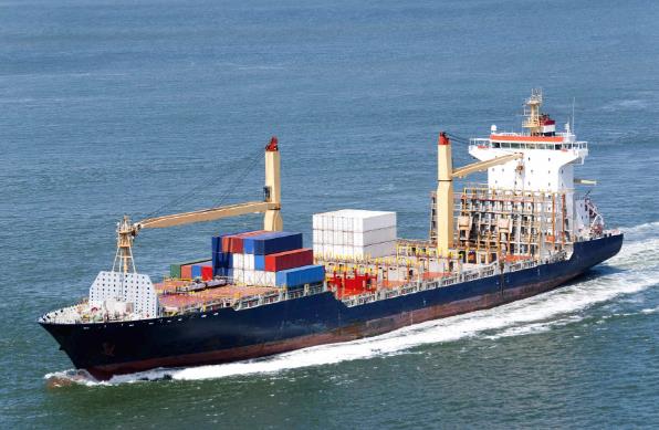 干散货船在国际贸易中起到举足轻重的作用