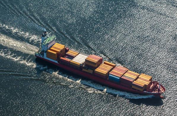 散货船运输对全球经济的重要性是什么？