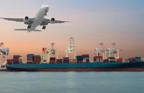 干货船运输在国际贸易中扮演着重要的角色，推动了全球经济的发展