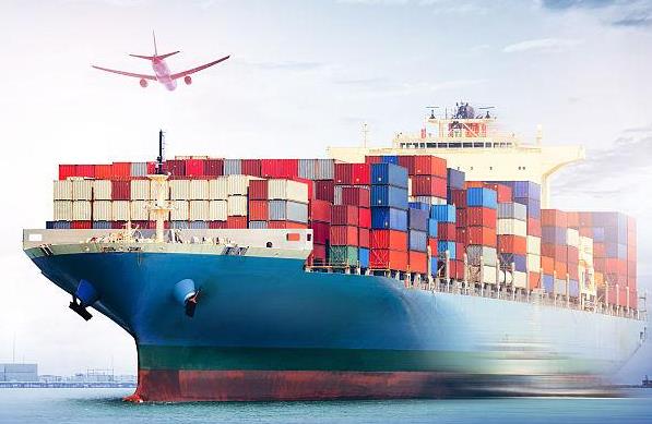 对散货船价格的变动进行合理分析，对于球经济的稳定发展有重要意义