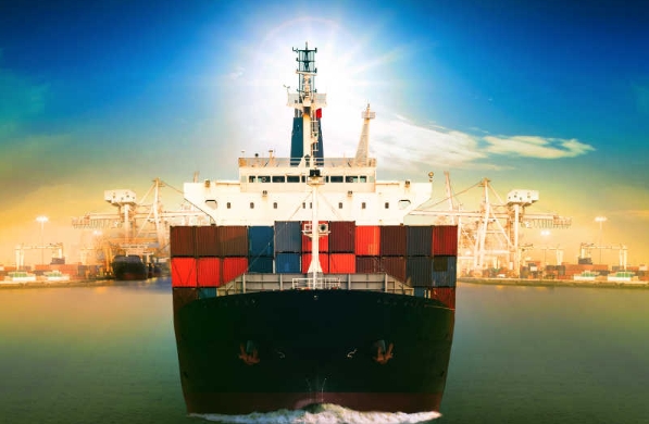 随着全球化不断深化和国际贸易的迅猛发展，散货船海运业务蓬勃发展