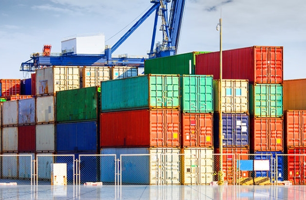 散货船海运被广泛应用于全球贸易中，为世界经济的发展提供了支持